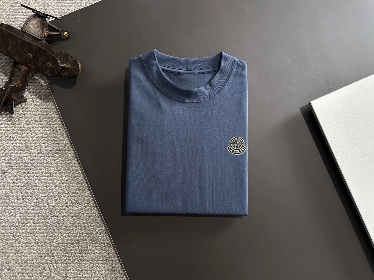 Next day shipping P460 Stone lsland/stone island high quality 2025 spring and summer new casual heavy industry suit exclusively developed by yb! High quality production! Imported custom-made fabrics for foreign orders, with high breathability and comfort, impeccable details, brand element design concept, delicate and soft feel! It presents a casual cut and the upper body shape is great! On sale simultaneously on the official website! From a high-end men's positioning brand, the low-key luxury taste is irresistible! Exquisite workmanship and impeccable quality! The overall style is simple, fashionable and timeless, fully meeting the requirements of stylish and tasteful dressing! Size: S-XXL